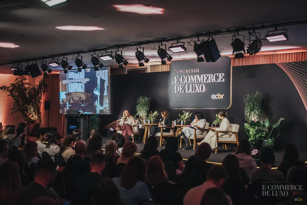 Debate sobre marcas de alto padrão na Conferência de Luxo